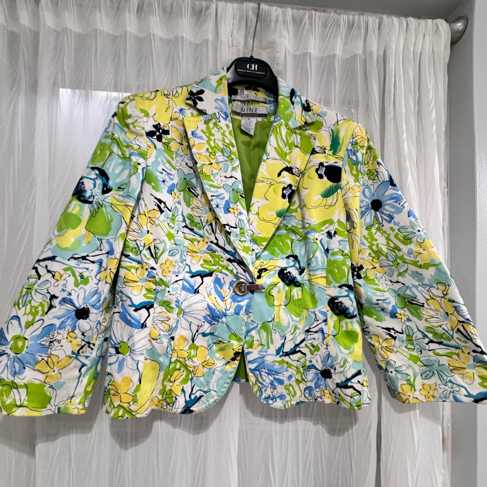 Nine & Company brand , jacket multicolor, size 8 stretch